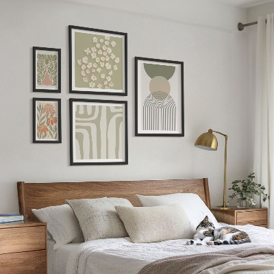 Billedsæt over sofa Stilfuld pastelfarvet plantegrafik