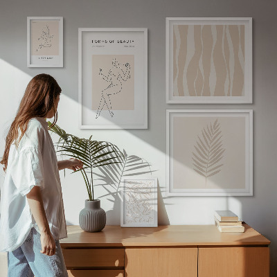 Billedsæt over sofa Stilfuld grafik af kvinder og planter