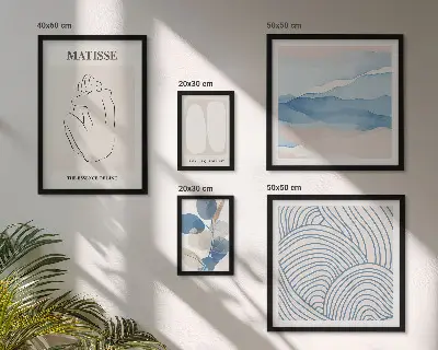 Stilfuld abstrakt naturgrafik billedsæt over sofa