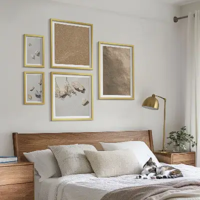 Billedsæt over sofa med motiv af naturlige strukturer fra Stenstrand