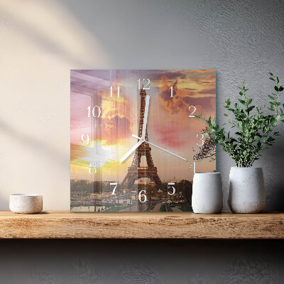 Glas ur Eiffeltårnet i Paris