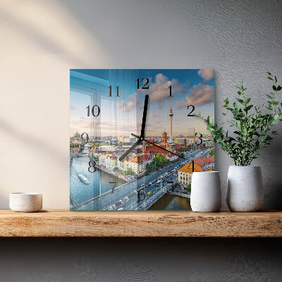 Glas vægur En flod i byen