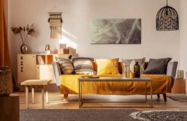 Boho stil stue - arrangementer og inspirationer til en kunstnerisk interiør transformation