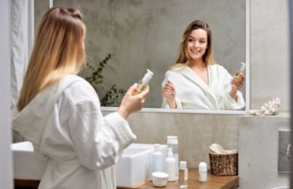 Hvilket spejl til badeværelset? Praktiske tips og inspiration